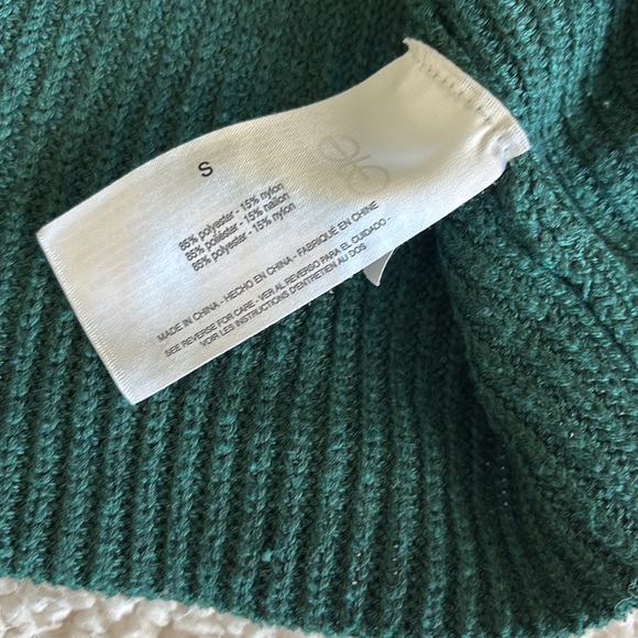 EUC Ribbed Sweater - Picture 3 of 3